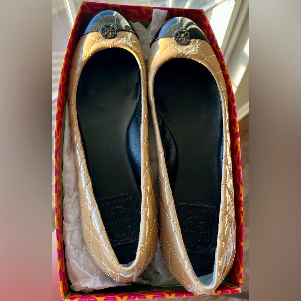 NEW Tory Burch size 9 ballet flats (in box)